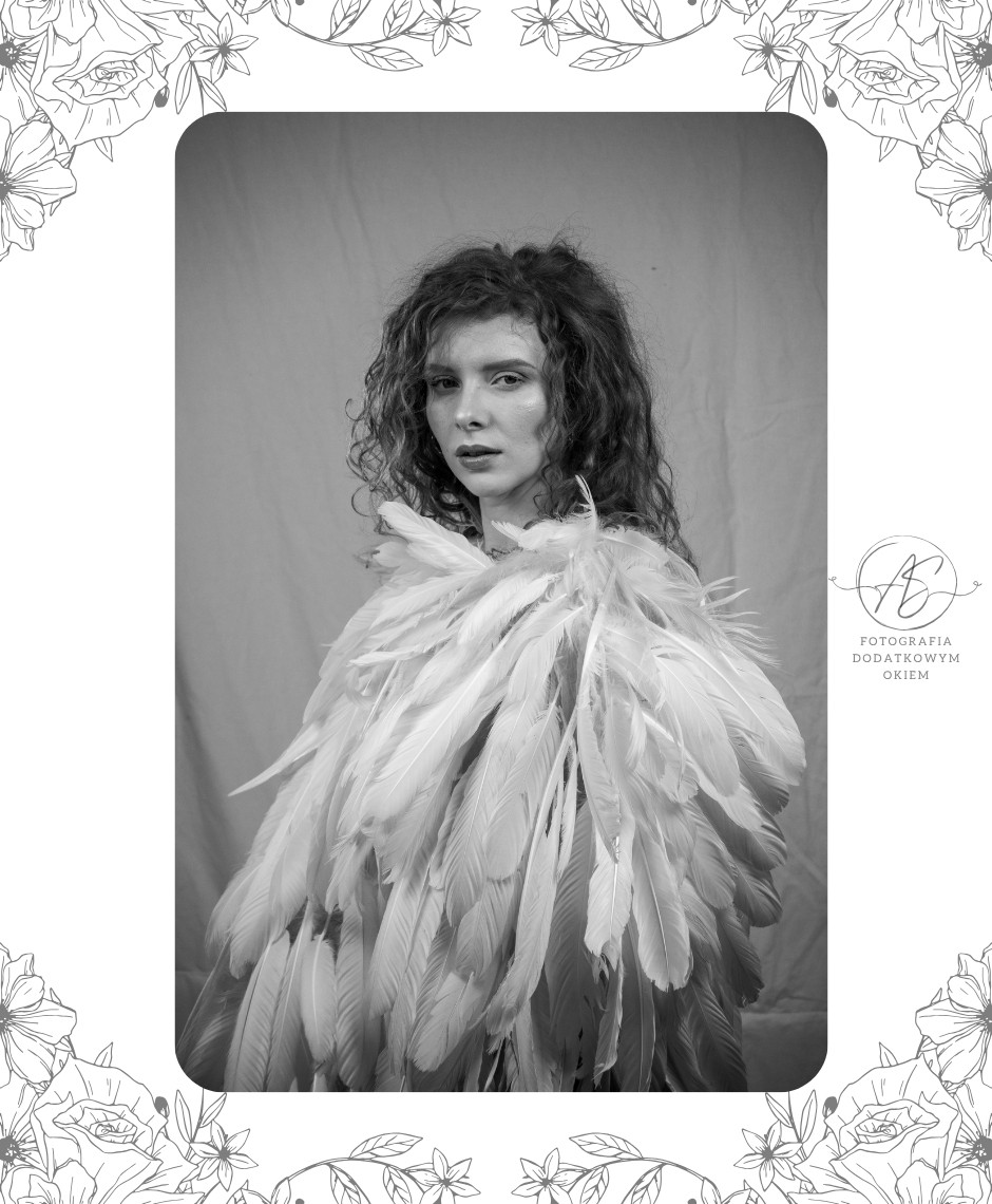 Fotografia Dodatkowym Okiem portfolio sesja kobieca expozycja kraków 2026 festiwal foto olivia sadej white
