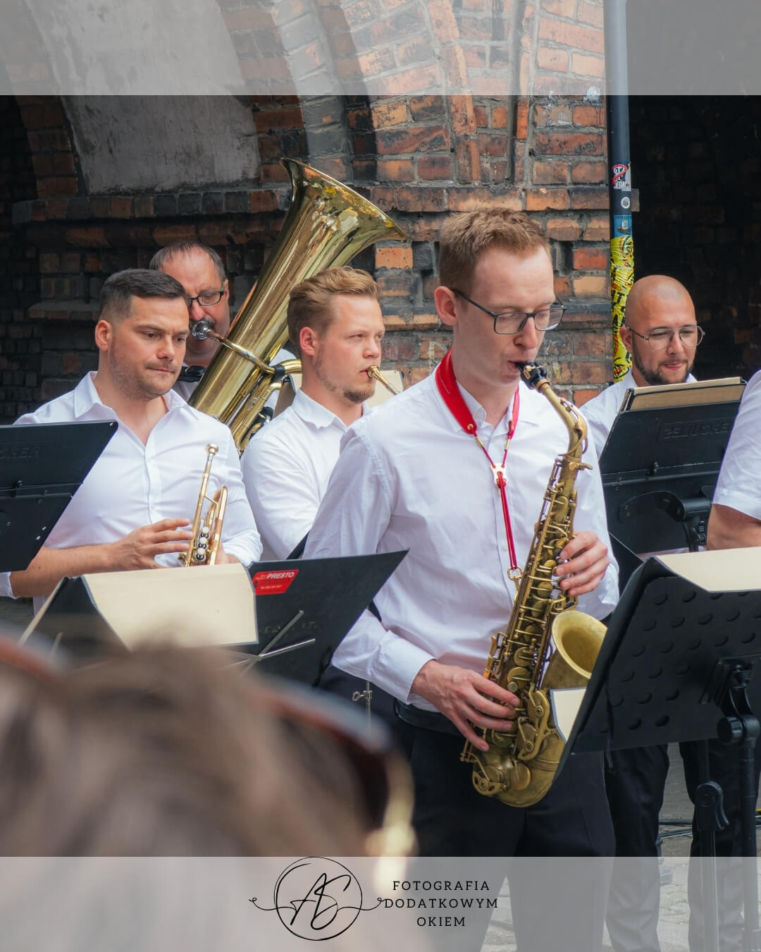 Koncert Orkiestry Dętej Katowice-Wieczorek na Jarmarku u Babci Anny na Nikiszowcu w Katowicach - ujęcie 26