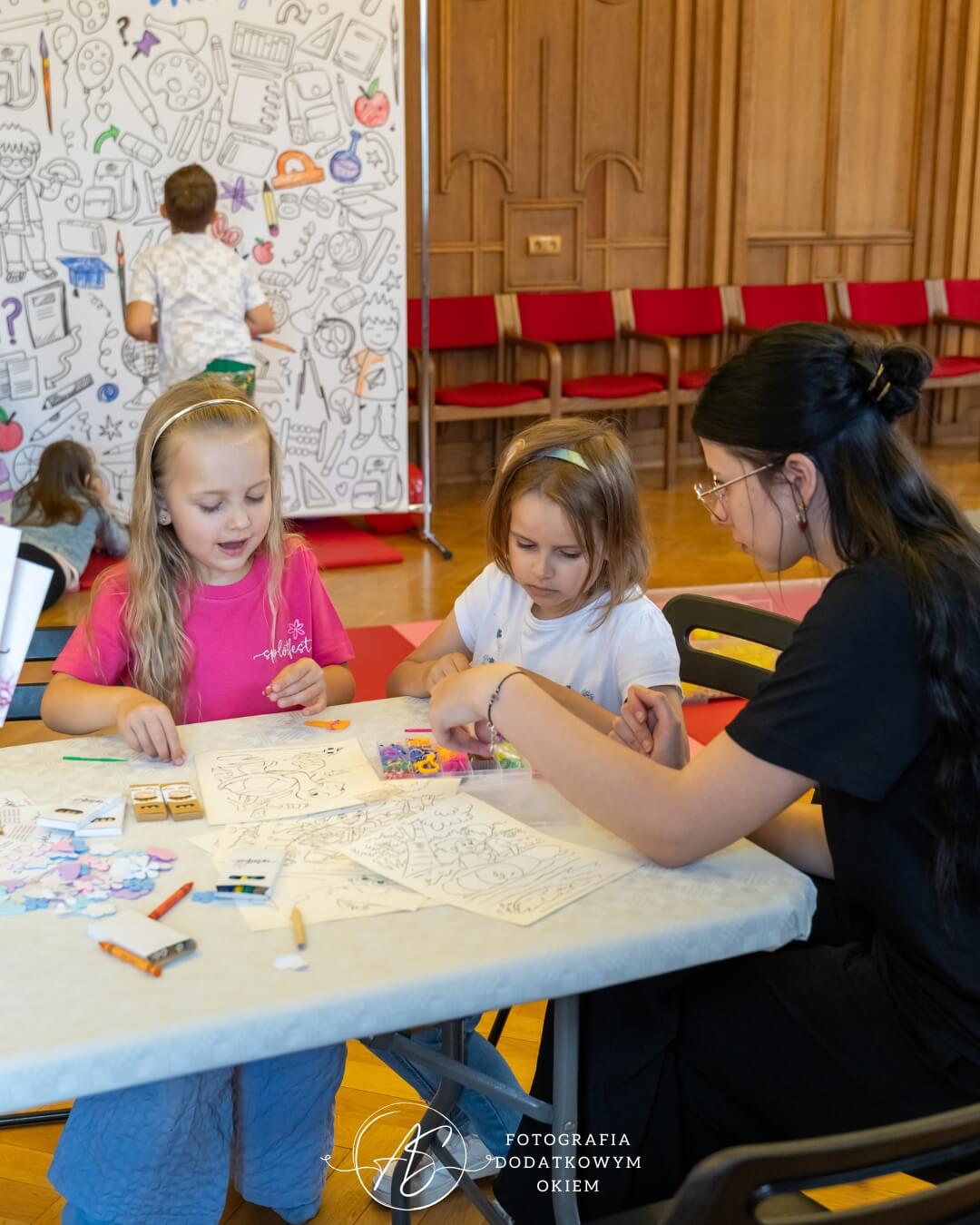 Strefa dla dzieci z animatorami Kreo Przestrzeń dla Edukacji podczas festiwalu Splotfest 2026 - ujęcie 19