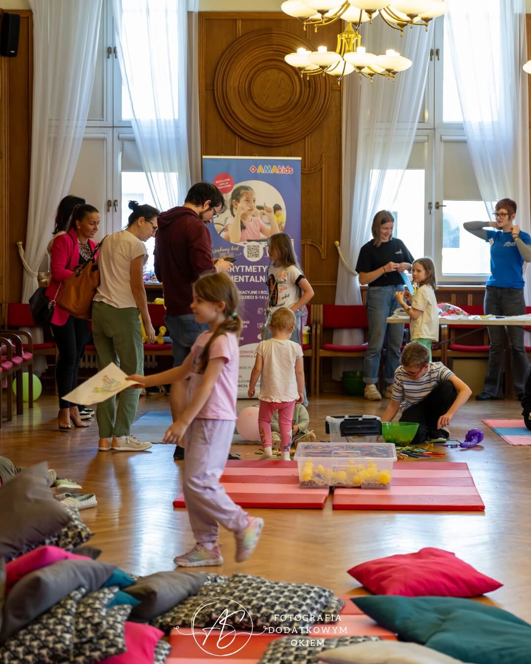 Strefa dla dzieci z animatorami Kreo Przestrzeń dla Edukacji podczas festiwalu Splotfest 2026 - ujęcie 29