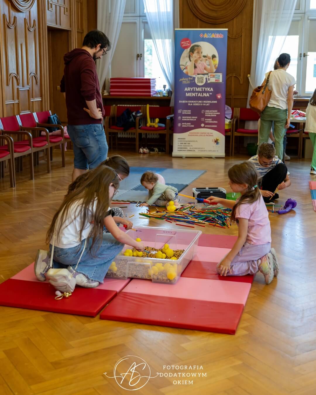 Strefa dla dzieci z animatorami Kreo Przestrzeń dla Edukacji podczas festiwalu Splotfest 2026 - ujęcie 30