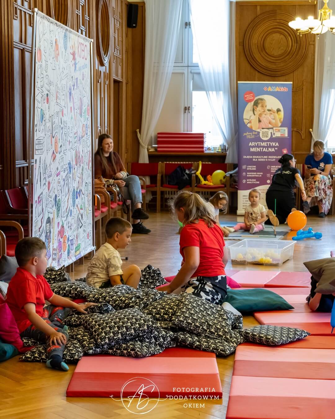 Strefa dla dzieci z animatorami Kreo Przestrzeń dla Edukacji podczas festiwalu Splotfest 2026 - ujęcie 37